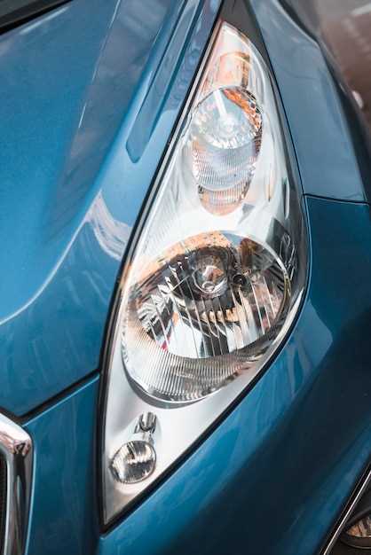 Практическая замена лампы ближнего света на Toyota Corolla E150